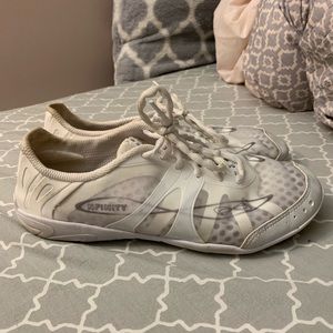 nfinity vengeance cheer shoes
